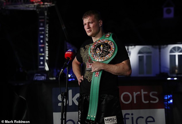Alexander Povetkin produced a stunning fifth-round uppercut to knock out the 